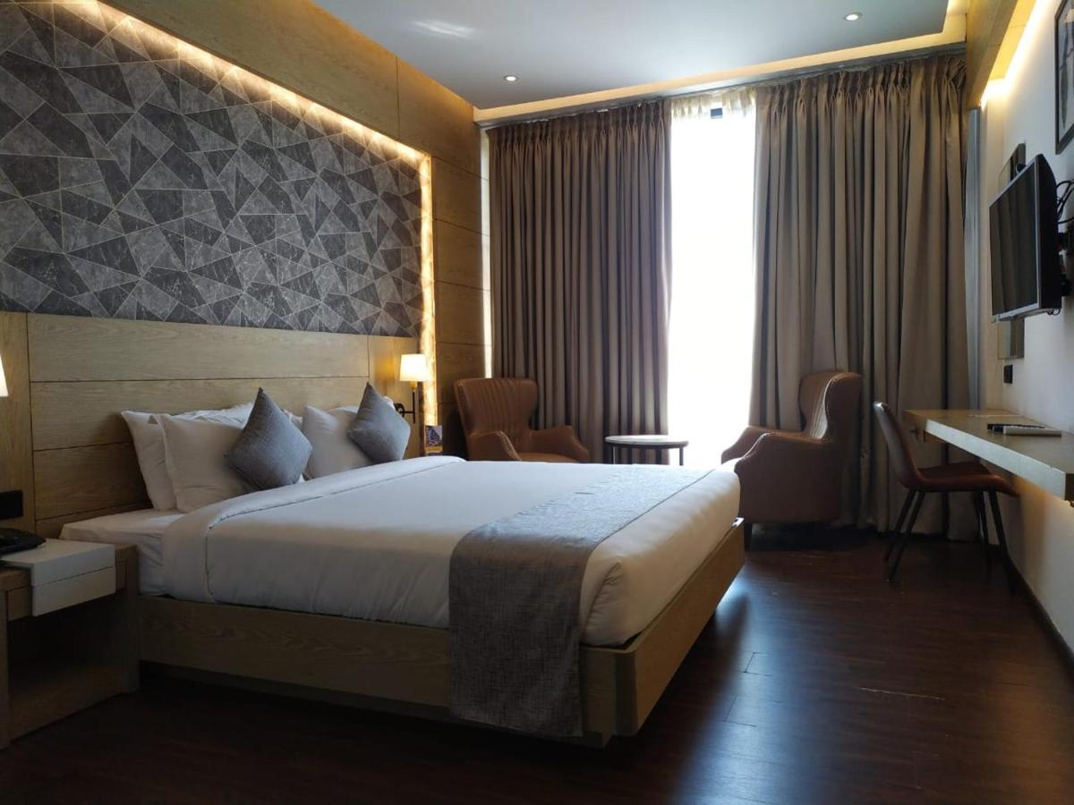 Mothimahal Residency Thrissur Hotel Kültér fotó