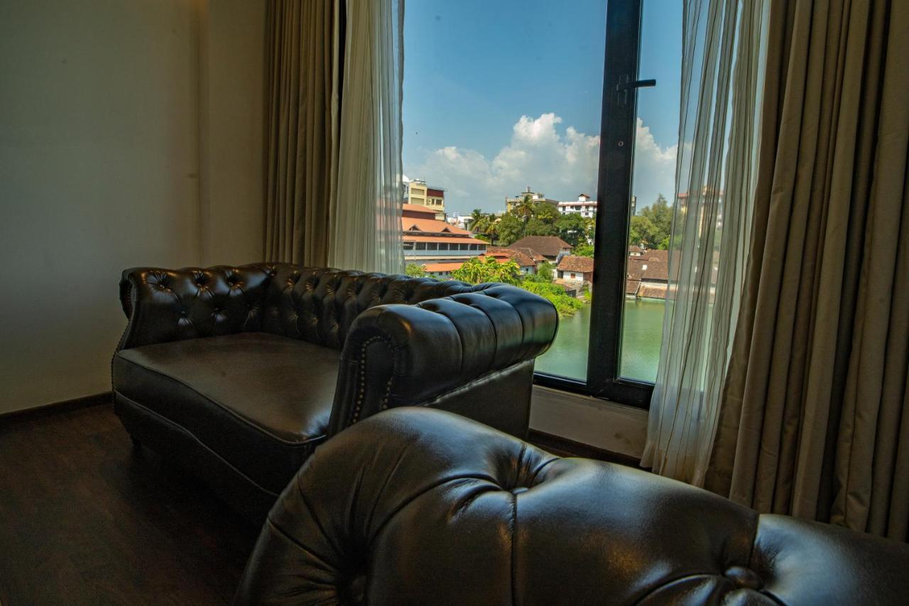 Mothimahal Residency Thrissur Hotel Kültér fotó